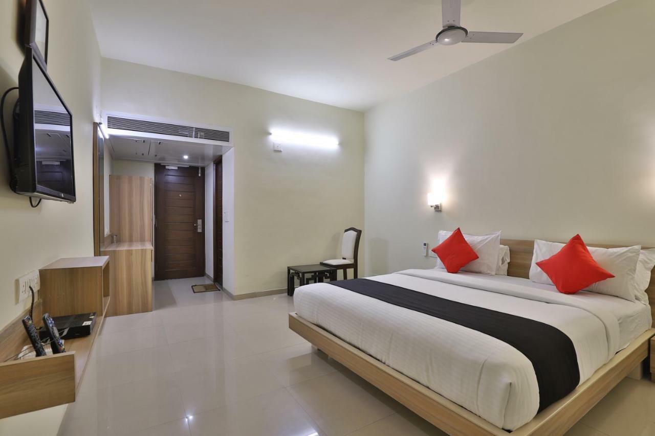 Capital O 47284 Atithi Resort Bharuch Buitenkant foto